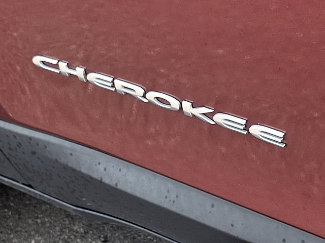 Used 2020 Jeep Cherokee Latitude Plus AWD/4WD image 47