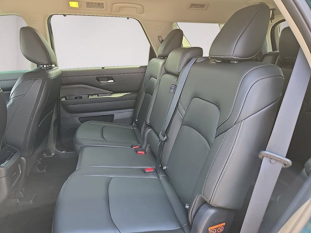 Used 2023 Nissan Pathfinder SL w/ Lighting Package (N92) AWD/4WD image 10