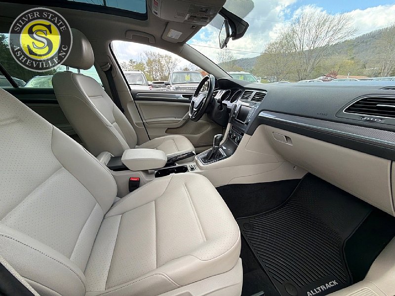 Used 2017 Volkswagen Golf Alltrack SE AWD/4WD image 16