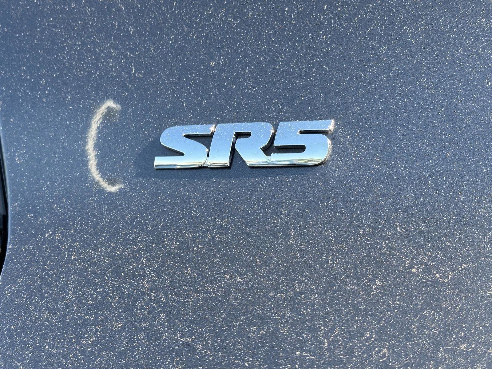 Used 2019 Toyota 4Runner SR5 AWD/4WD image 10