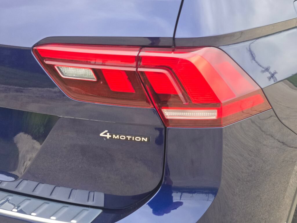 Used 2022 Volkswagen Tiguan SE AWD/4WD image 14