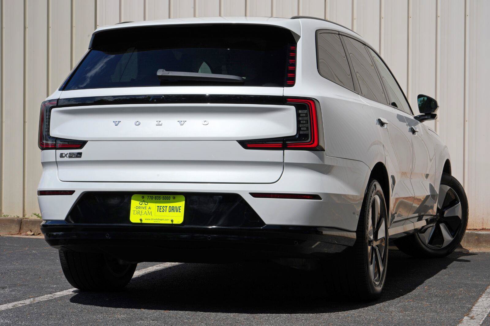 Used 2025 Volvo EX90 Plus AWD/4WD image 4