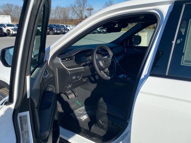 New 2025 Jeep Grand Cherokee Altitude AWD/4WD image 14