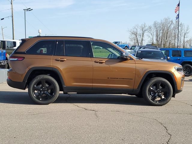 New 2026 Jeep Grand Cherokee Limited w/ Limited Altitude Package AWD/4WD image 8
