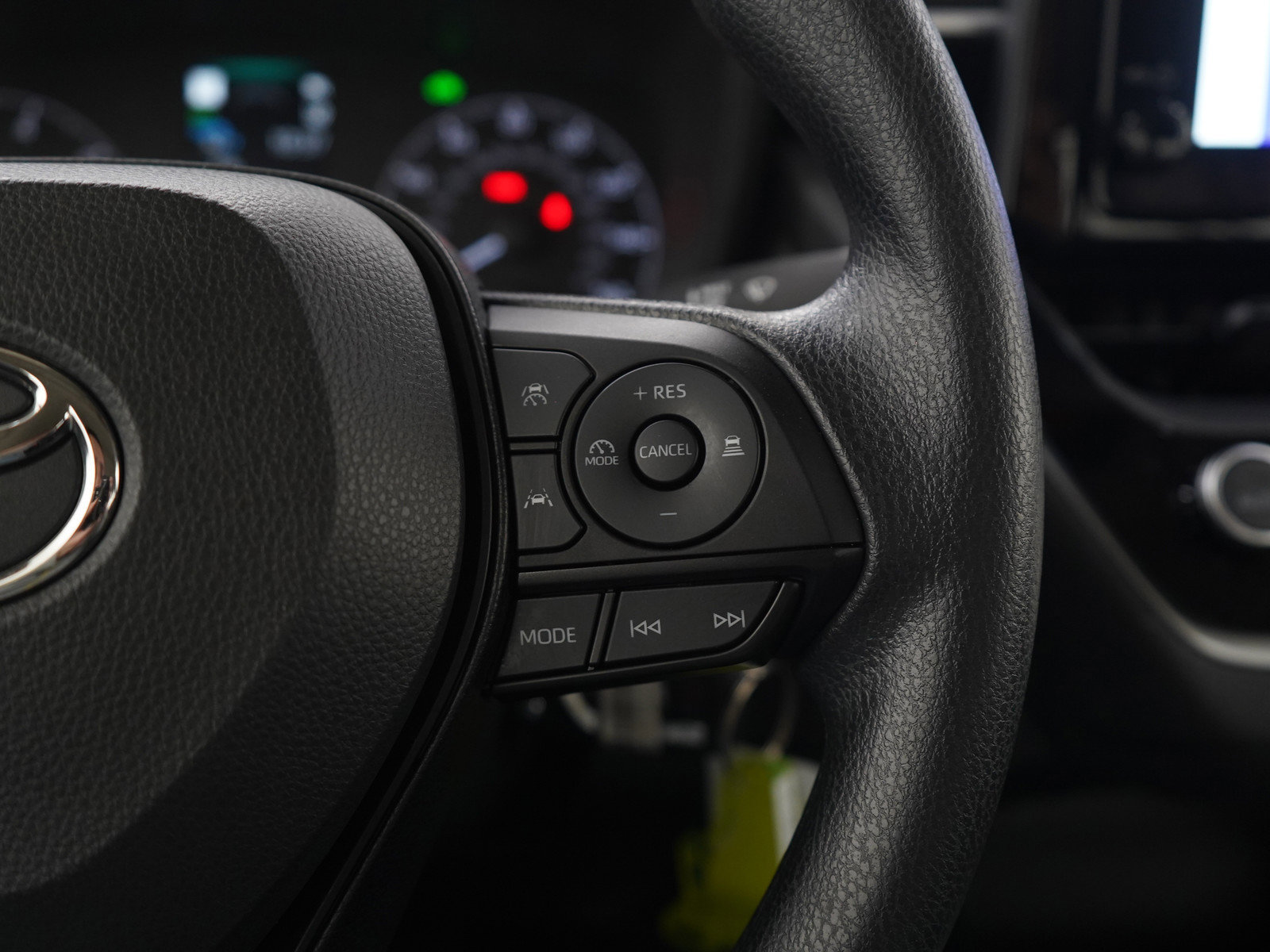 Used 2025 Toyota Corolla LE image 25