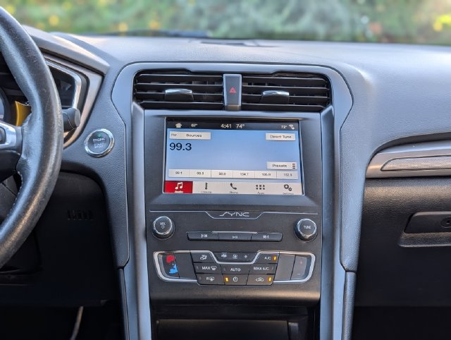Used 2019 Ford Fusion SE w/ Equipment Group 151A FWD image 15