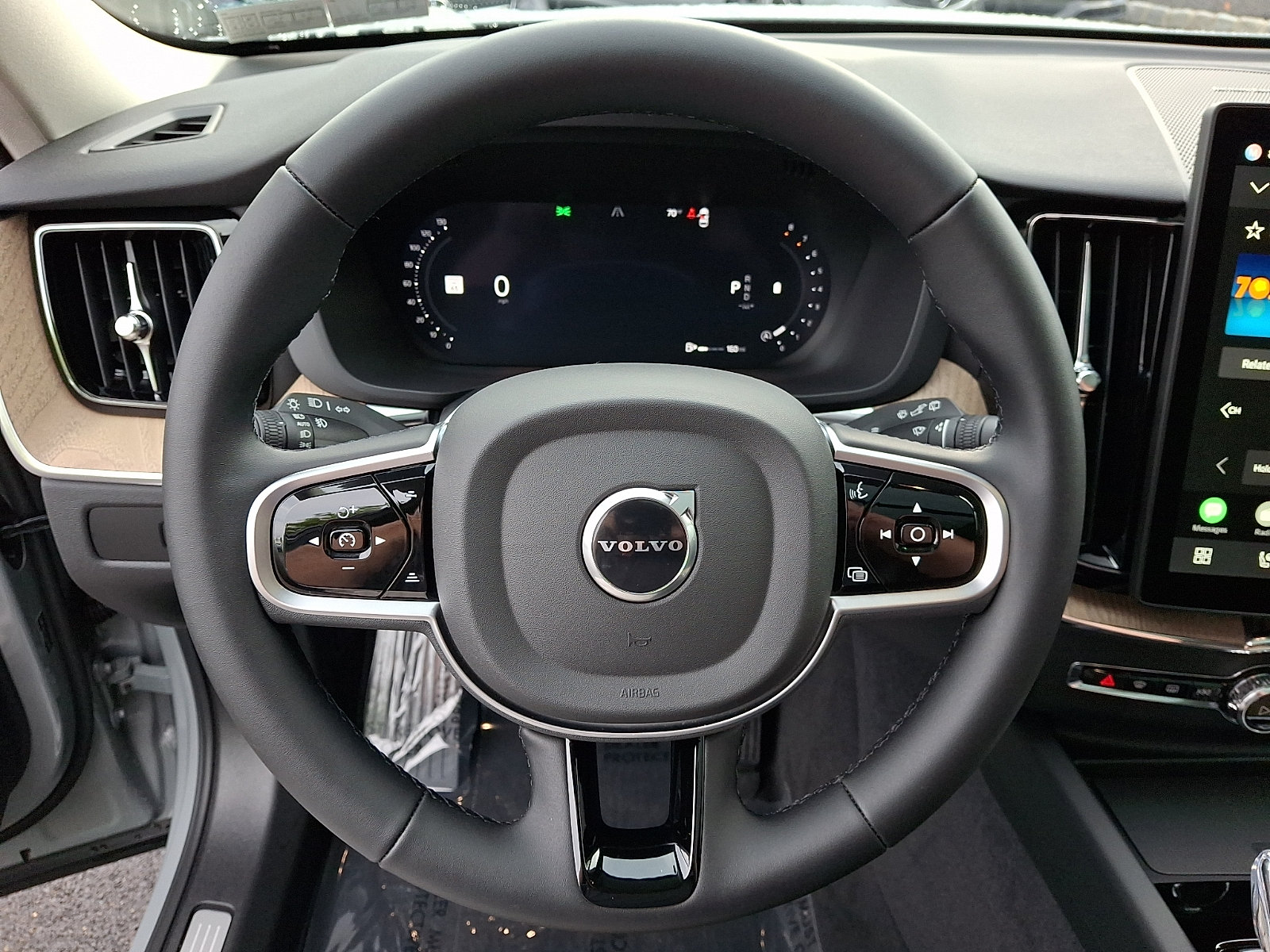 Used 2026 Volvo XC60 B5 Plus w/ Climate Package AWD/4WD image 19