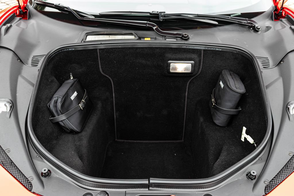 Used 2015 Ferrari 458 Italia Coupe RWD image 13