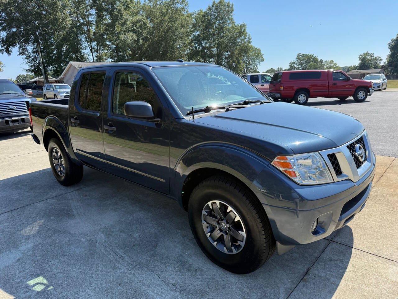 Used 2017 Nissan Frontier Desert Runner RWD image 5