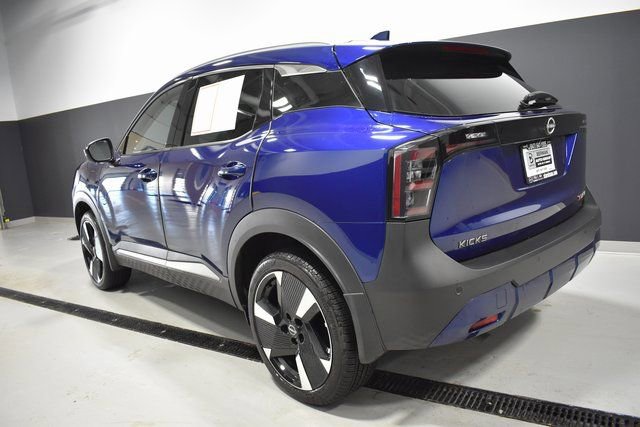 Certified 2025 Nissan Kicks SR image 3