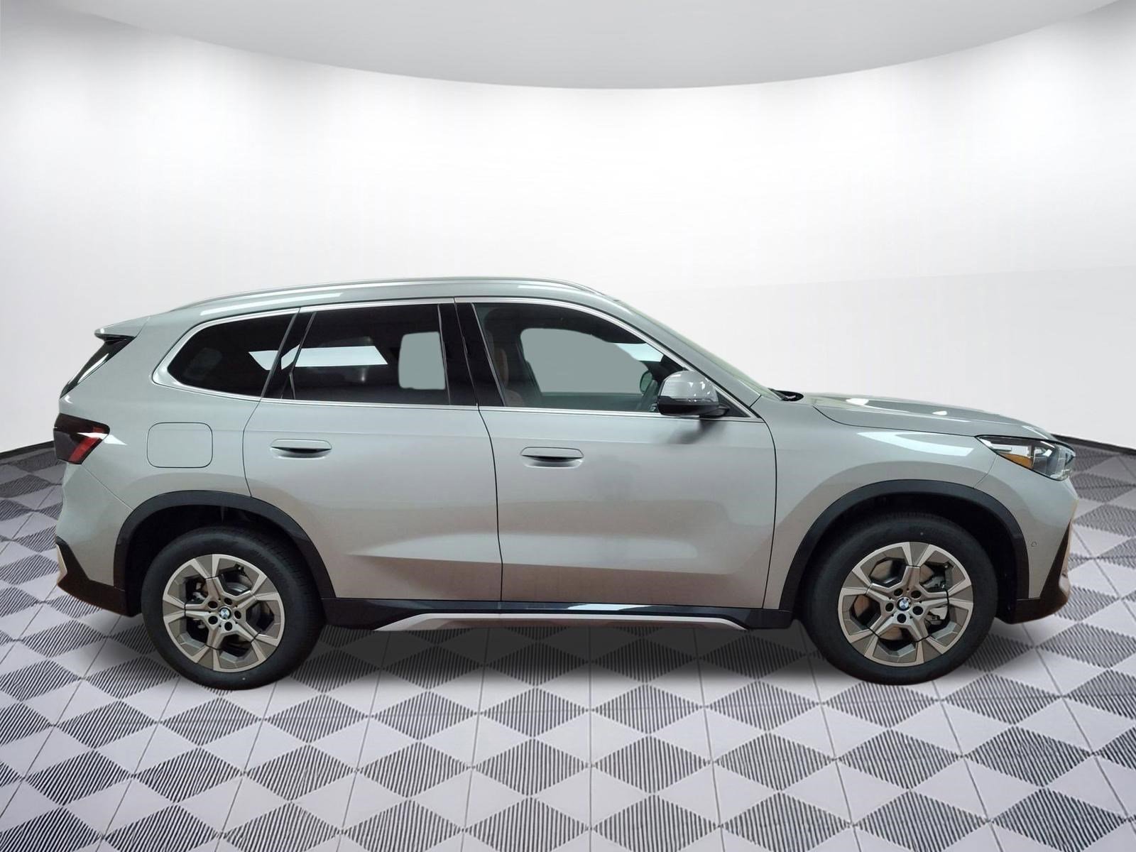 Used 2025 BMW X1 xDrive28i w/ Convenience Package image 7