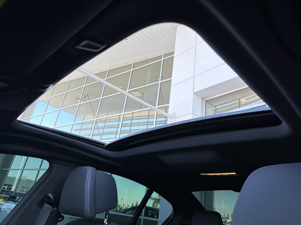 Used 2023 BMW M550i xDrive w/ Parking Assistance Package image 12