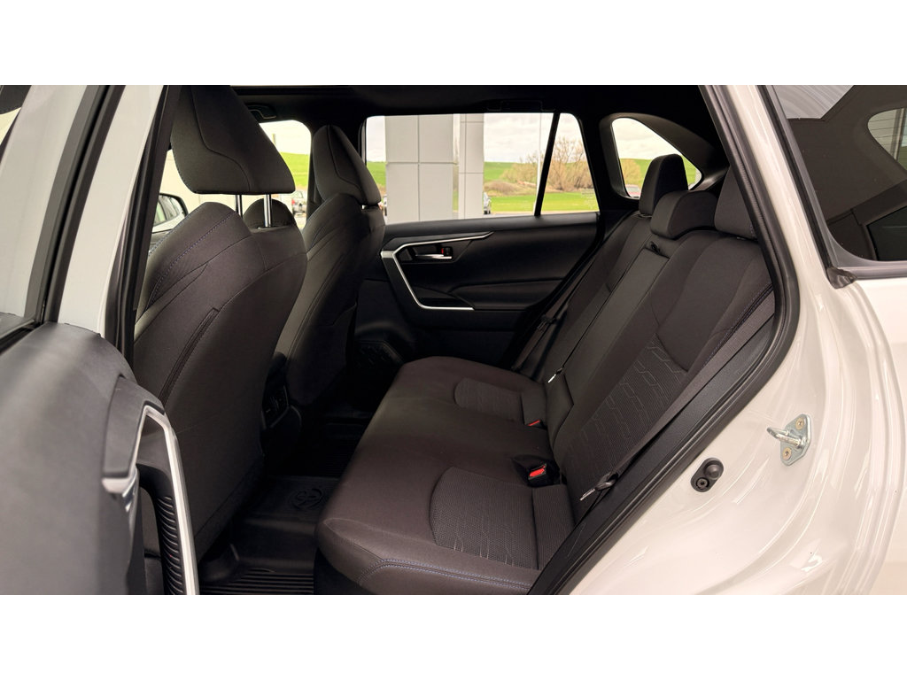 Used 2025 Toyota RAV4 SE w/ Convenience Package AWD/4WD image 17