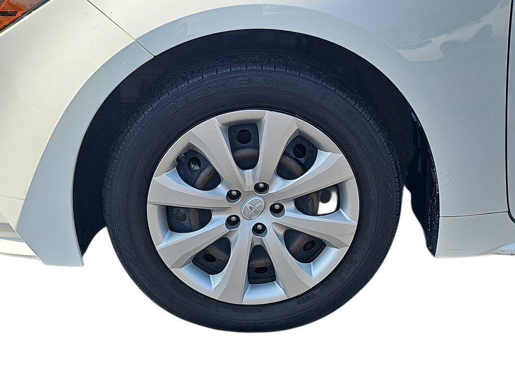 Used 2021 Toyota Corolla LE FWD image 30