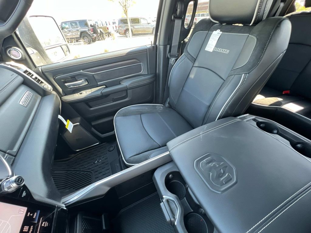 New 2025 RAM 2500 Laramie image 32