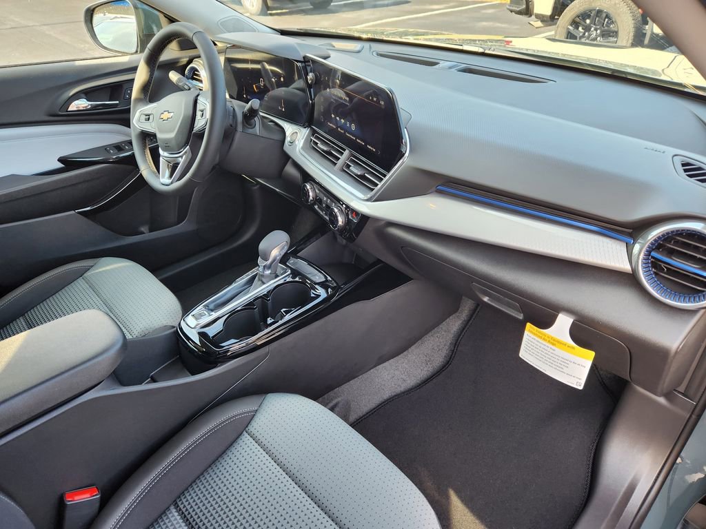 New 2026 Chevrolet Trax LT w/ Driver Confidence Package image 8