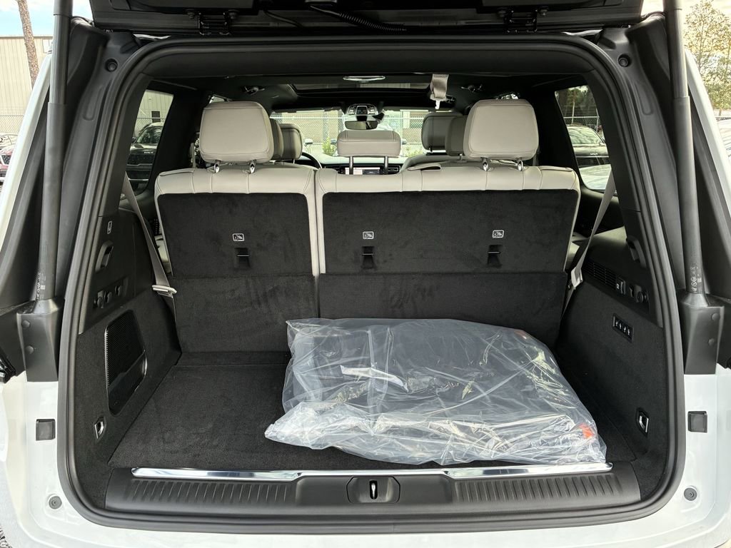 New 2026 Jeep Grand Wagoneer Summit image 31
