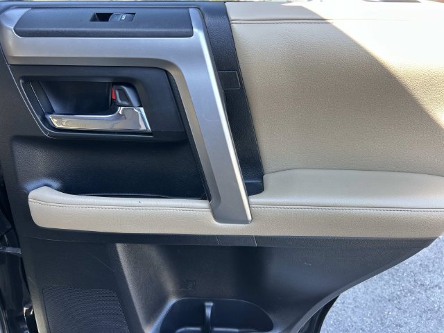 Used 2019 Toyota 4Runner SR5 AWD/4WD image 24