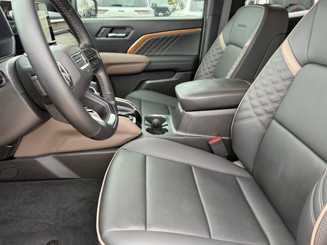 Used 2024 GMC Canyon Denali image 11