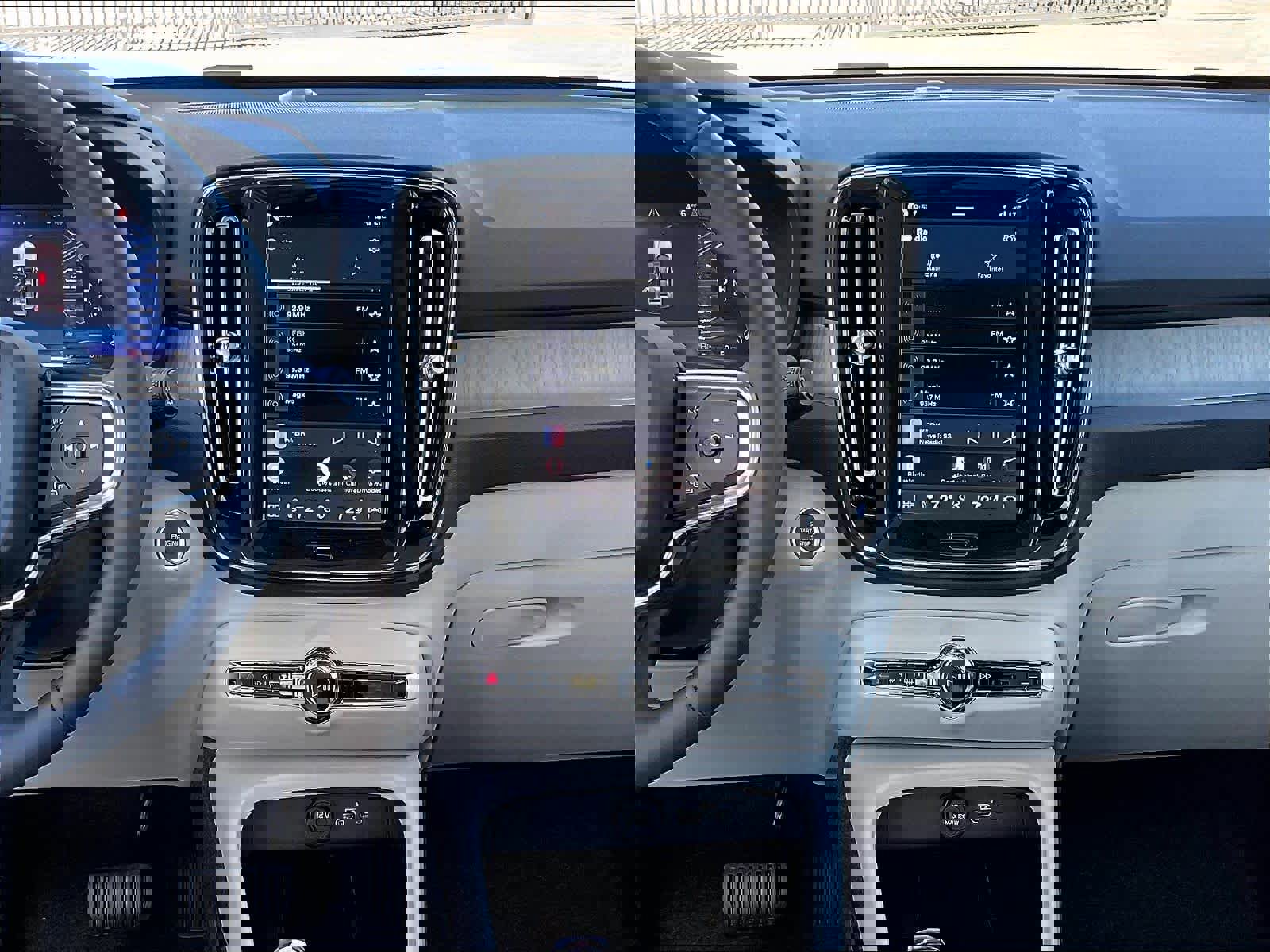 New 2026 Volvo XC40 B5 Plus w/ Protection Package Premier image 9