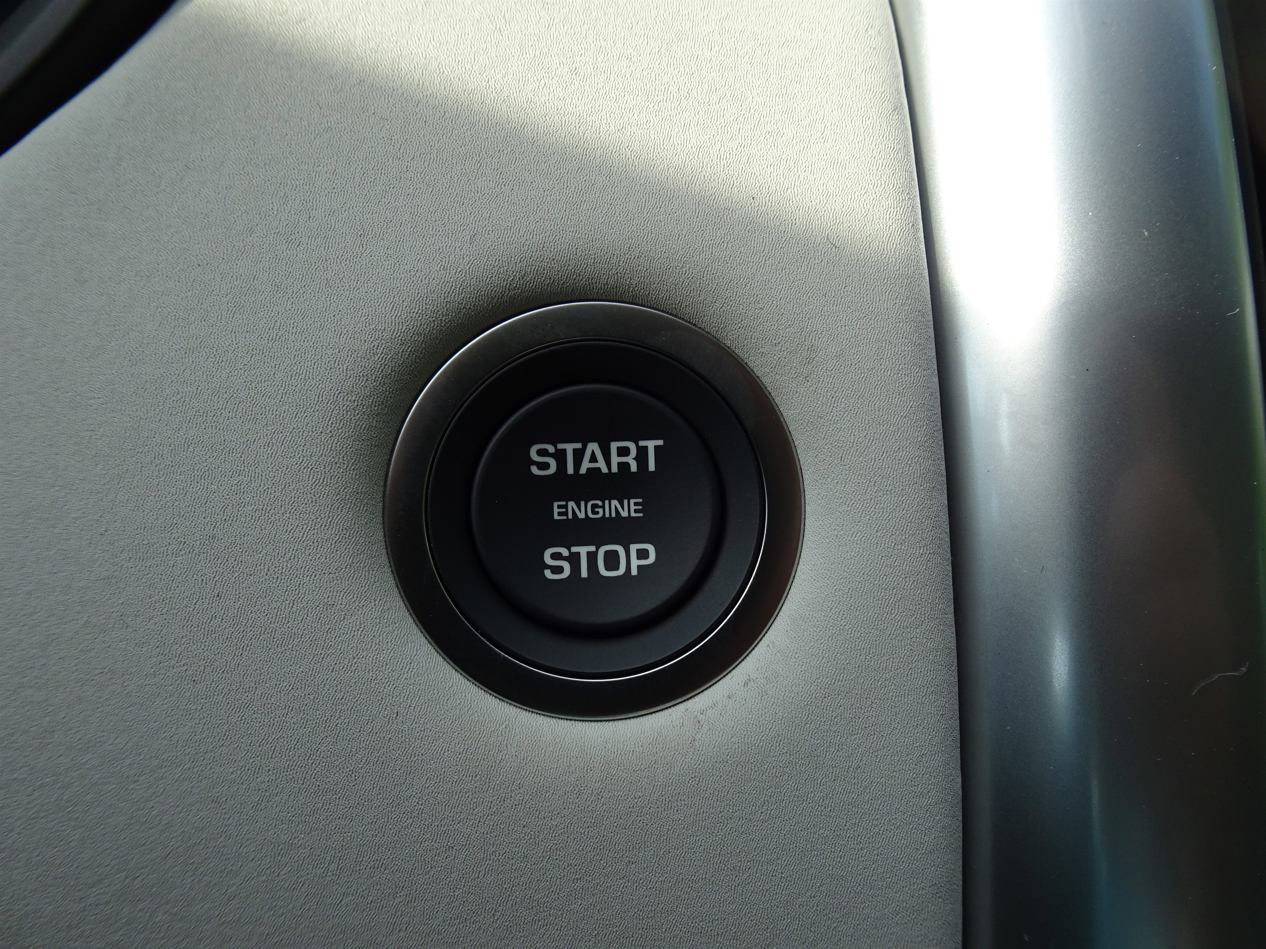 New 2025 Land Rover Discovery S image 29