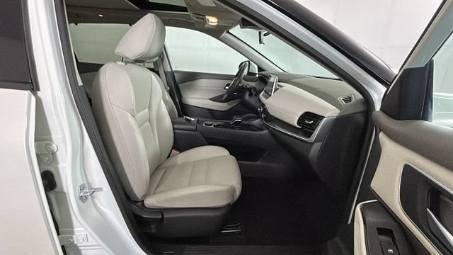 Used 2021 Nissan Rogue SV AWD/4WD image 30