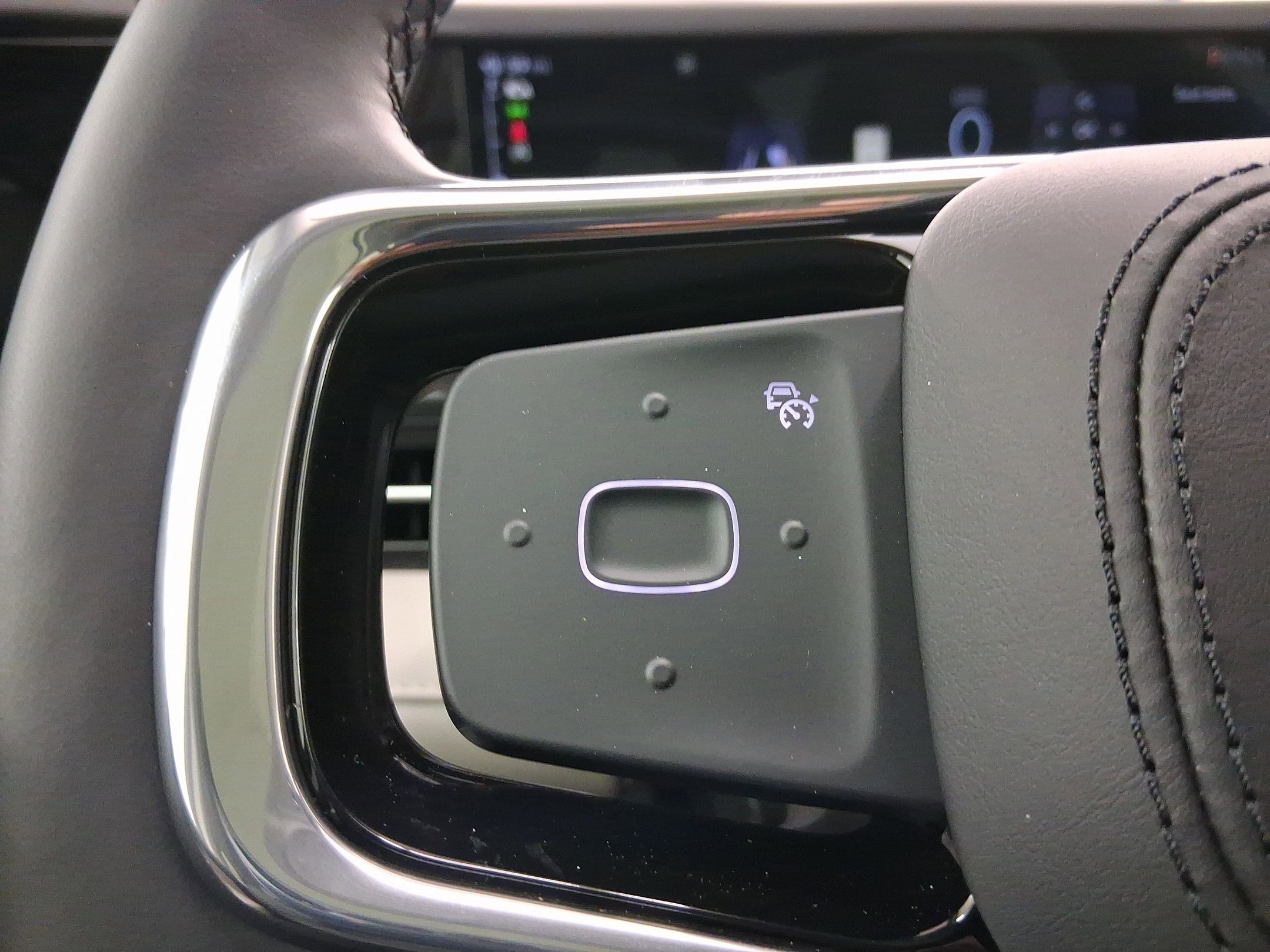 Used 2026 Lincoln Nautilus Reserve image 15