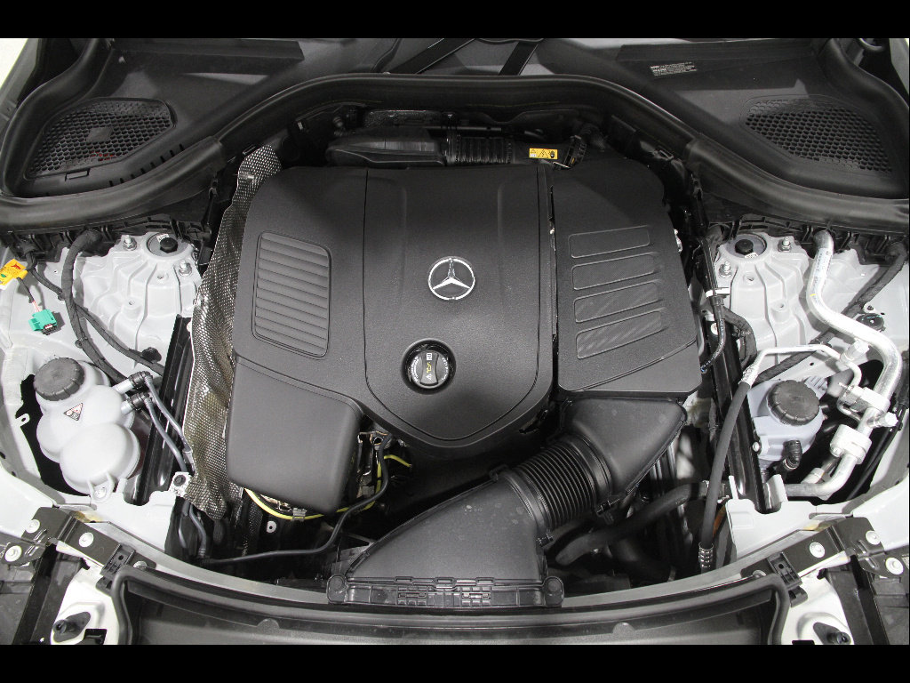 Used 2025 Mercedes-Benz GLC 350e 4MATIC image 22