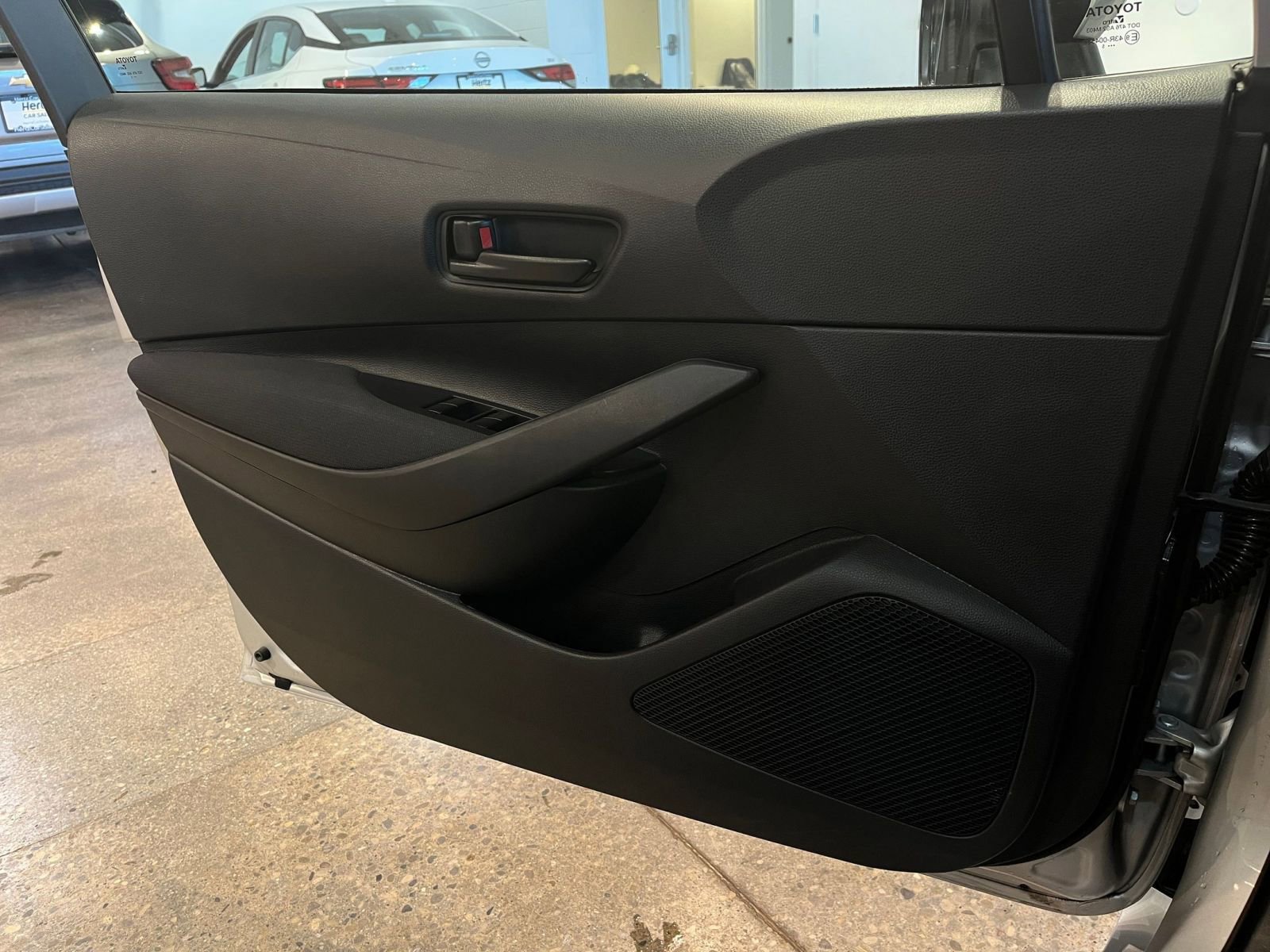 Used 2025 Toyota Corolla LE image 20