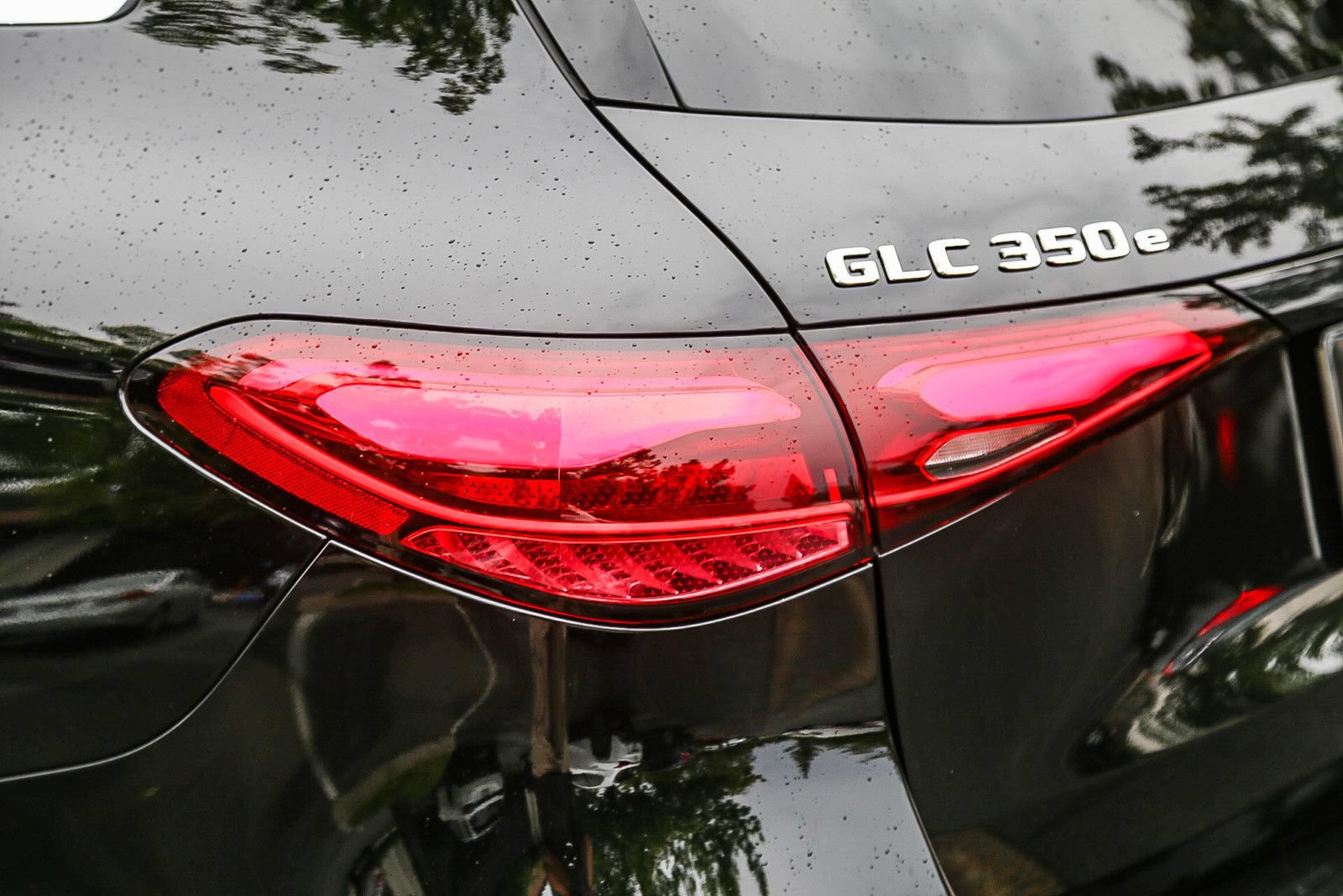 Used 2025 Mercedes-Benz GLC 350e 4MATIC image 8