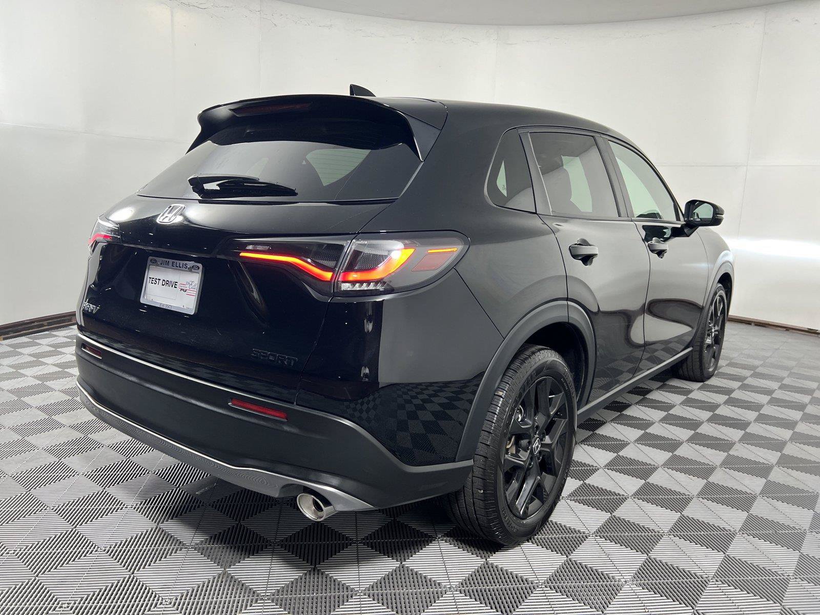 Used 2023 Honda HR-V Sport image 7