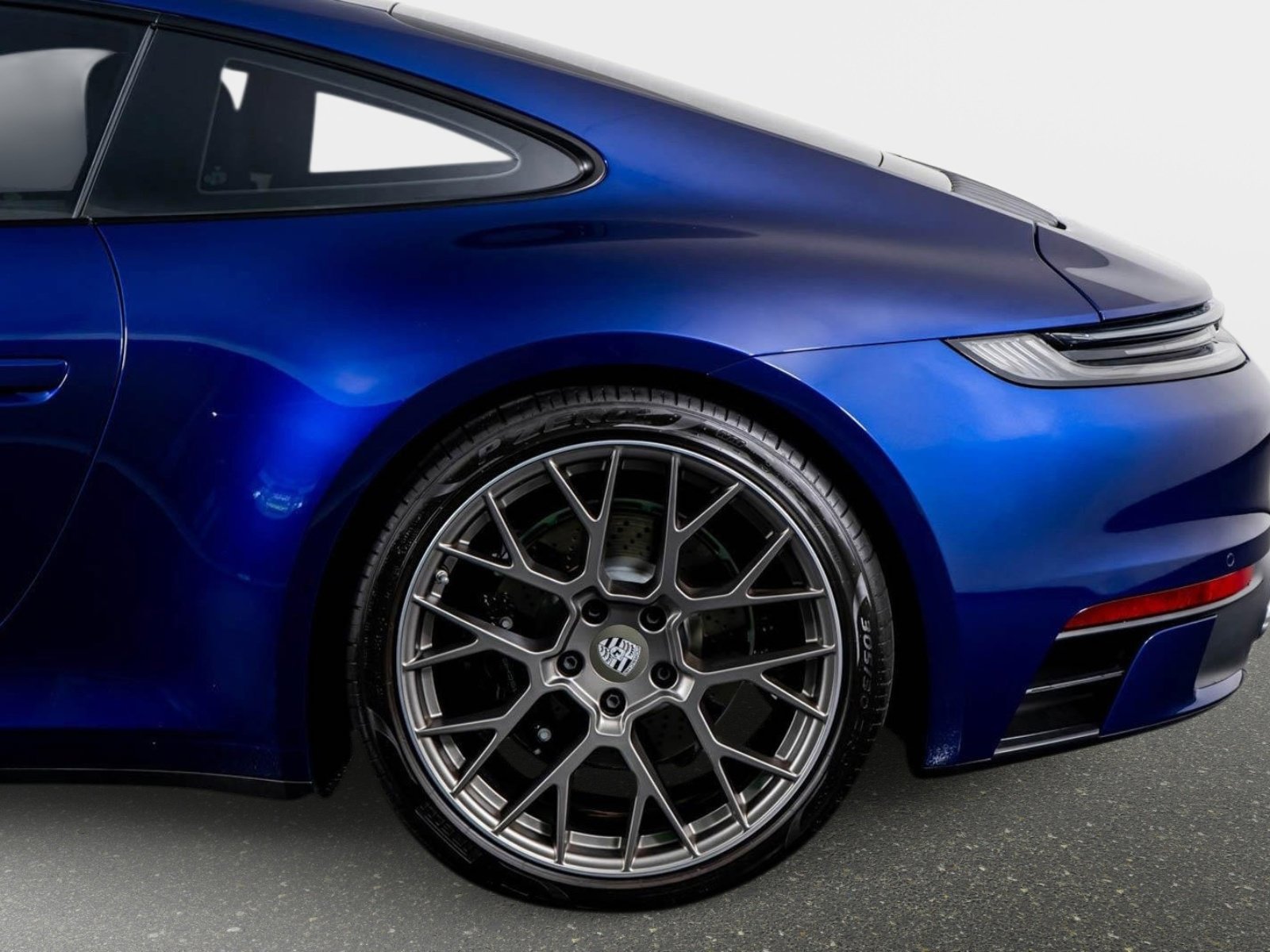 Used 2024 Porsche 911 Carrera 4S w/ Sport Package image 8