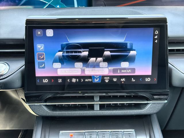 New 2026 Lincoln Nautilus Premier AWD/4WD image 19