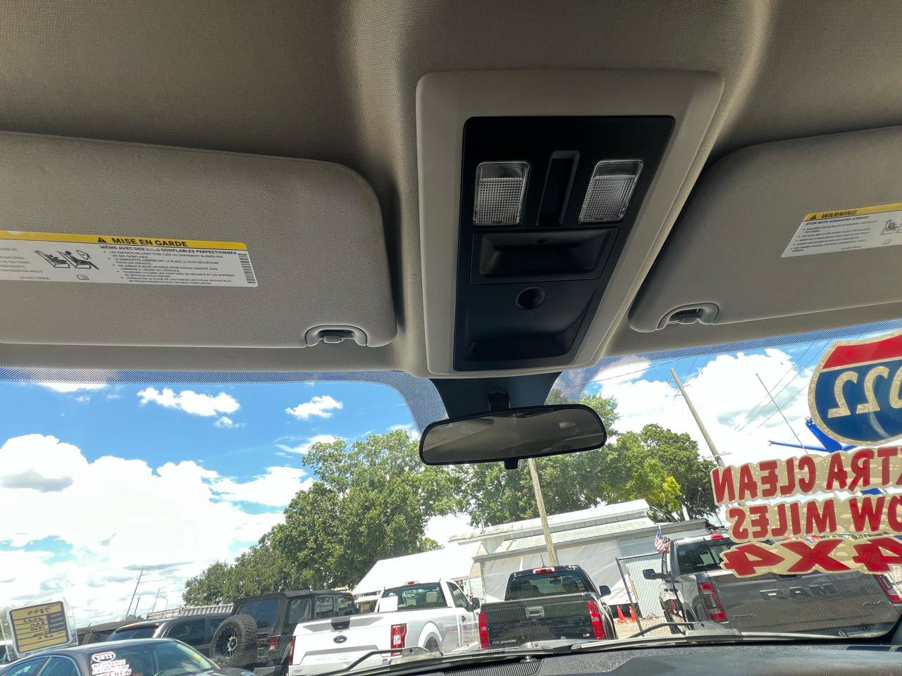 Used 2022 RAM 1500 Classic SLT AWD/4WD image 17