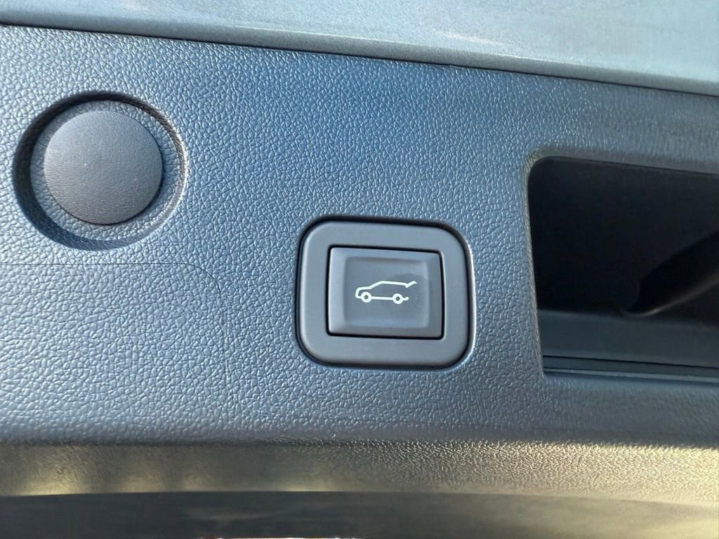 New 2026 Chevrolet Equinox ACTIV w/ Convenience Package III FWD image 52