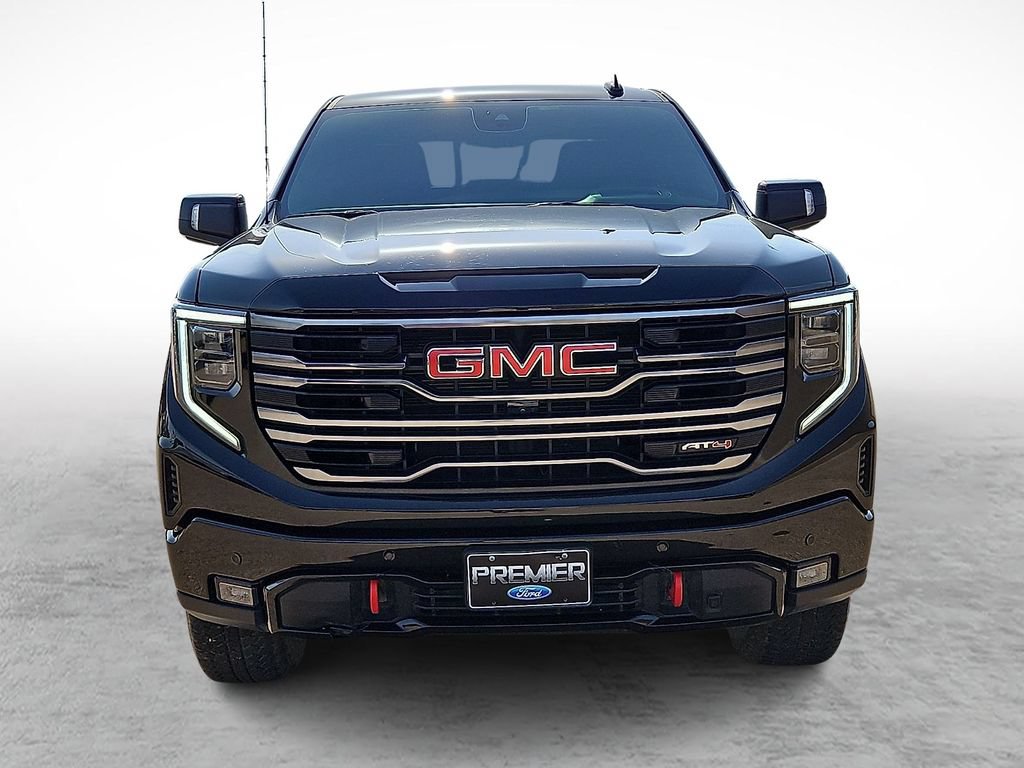 Used 2025 GMC Sierra 1500 AT4 w/ AT4 Premium Package AWD/4WD image 3
