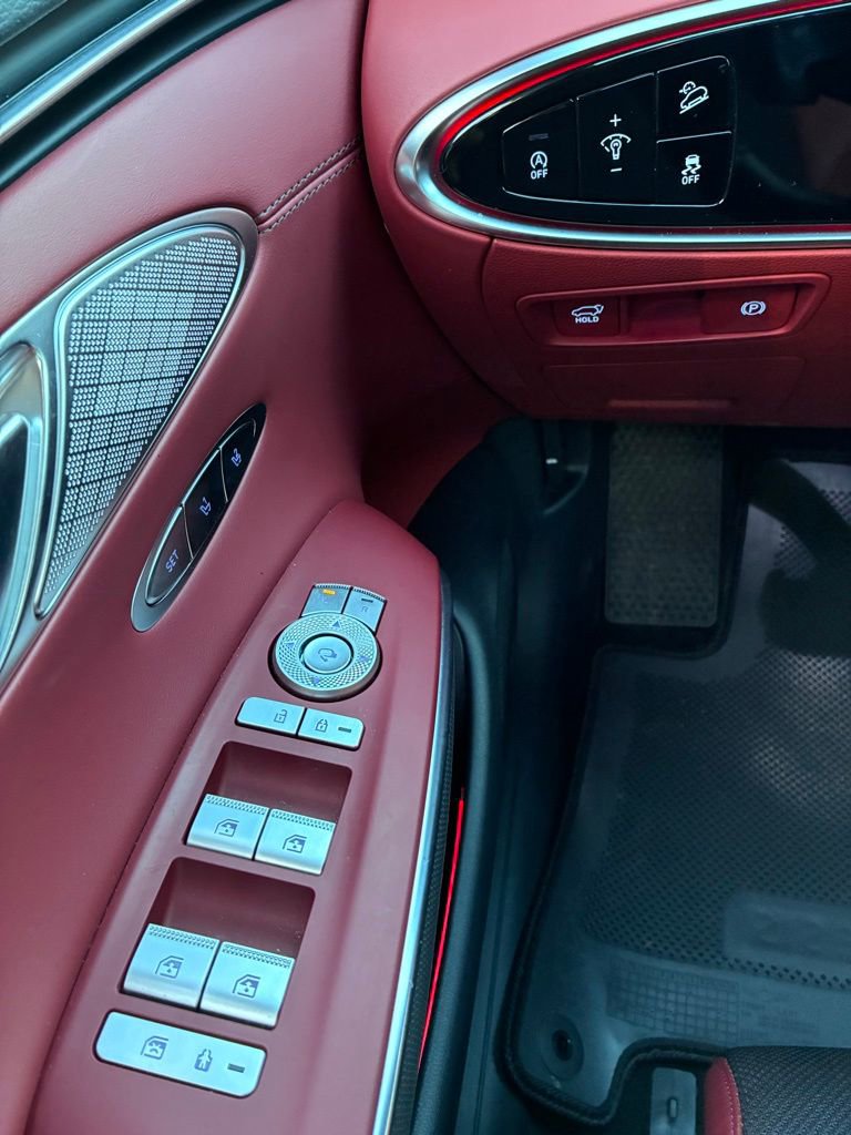 Used 2025 Genesis GV70 3.5T Sport image 27