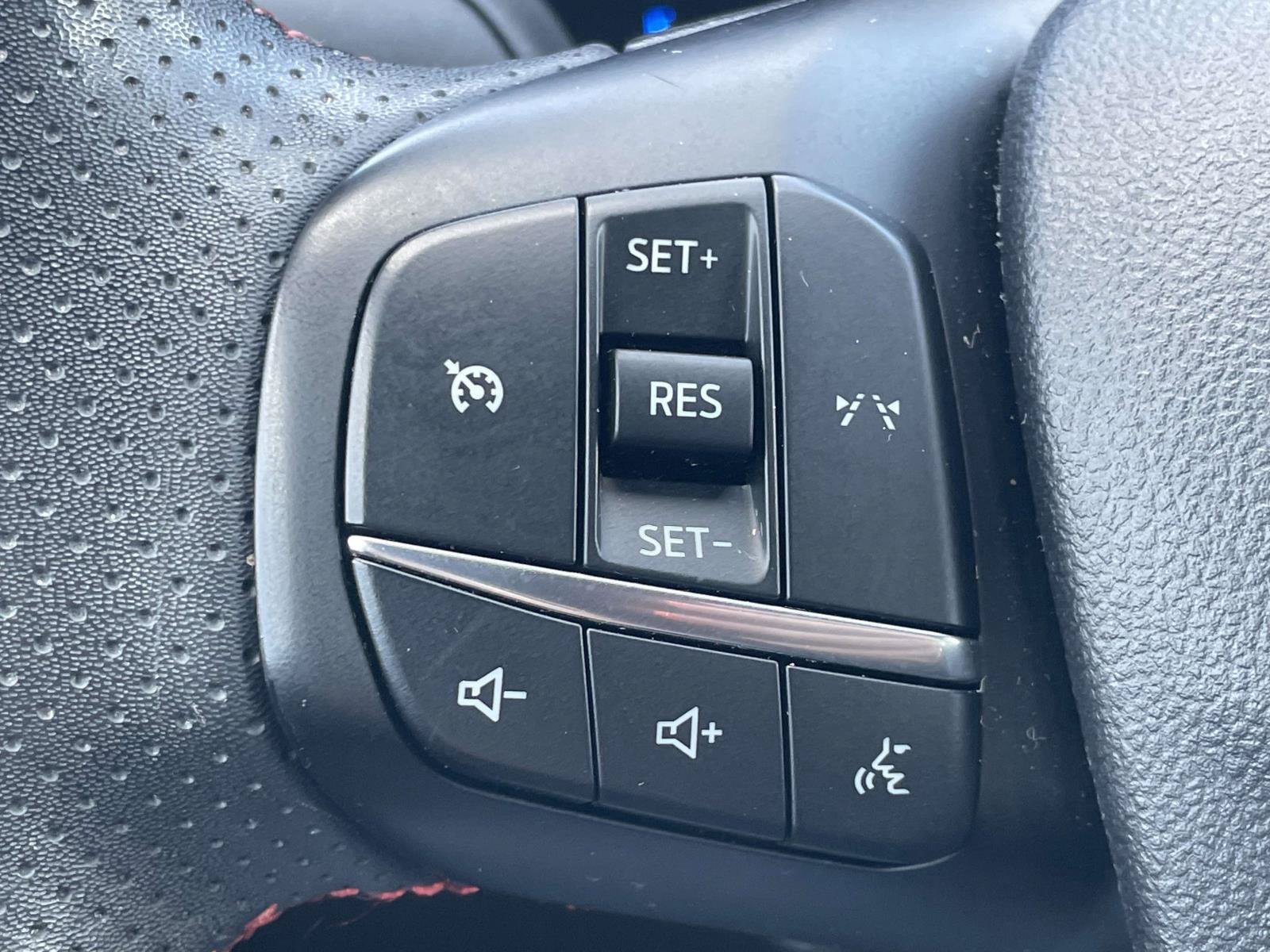 Used 2024 Ford Escape ST-Line AWD/4WD image 10