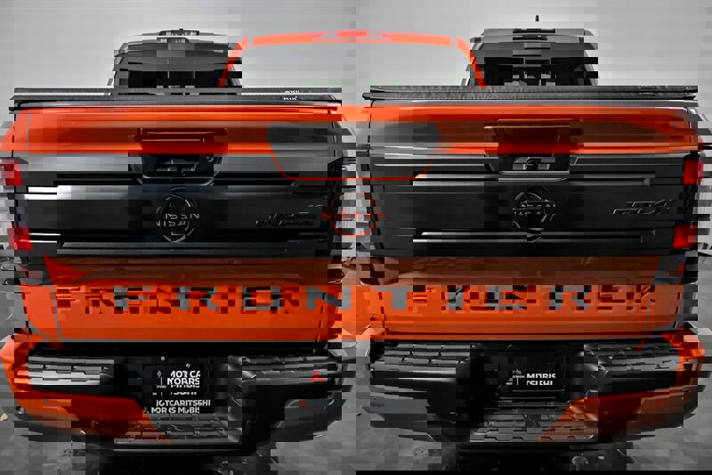 Used 2025 Nissan Frontier PRO-4X image 9