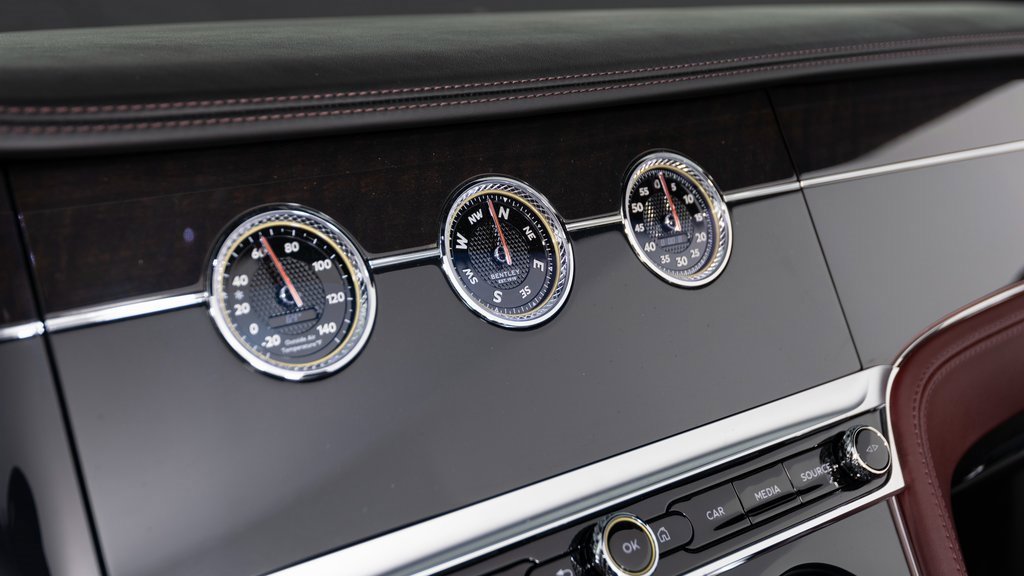 Used 2023 Bentley Continental GT V8 image 19