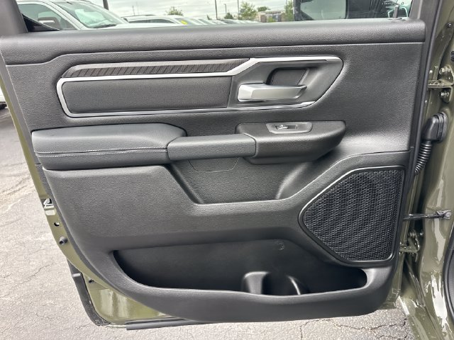 New 2027 RAM 1500 4x4 Crew Cab image 17