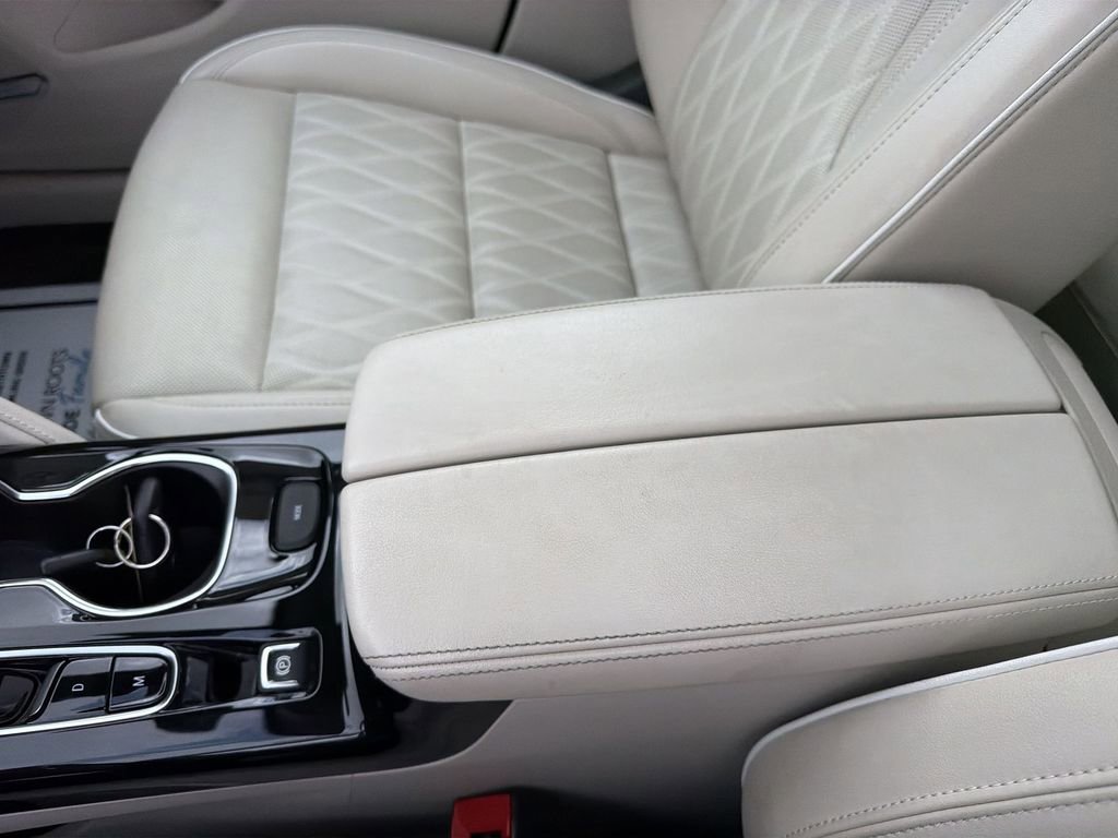 Used 2023 Buick Envision Avenir image 27