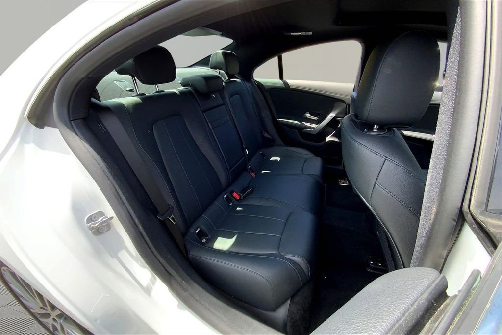 Used 2025 Mercedes-Benz CLA 250 4MATIC image 17