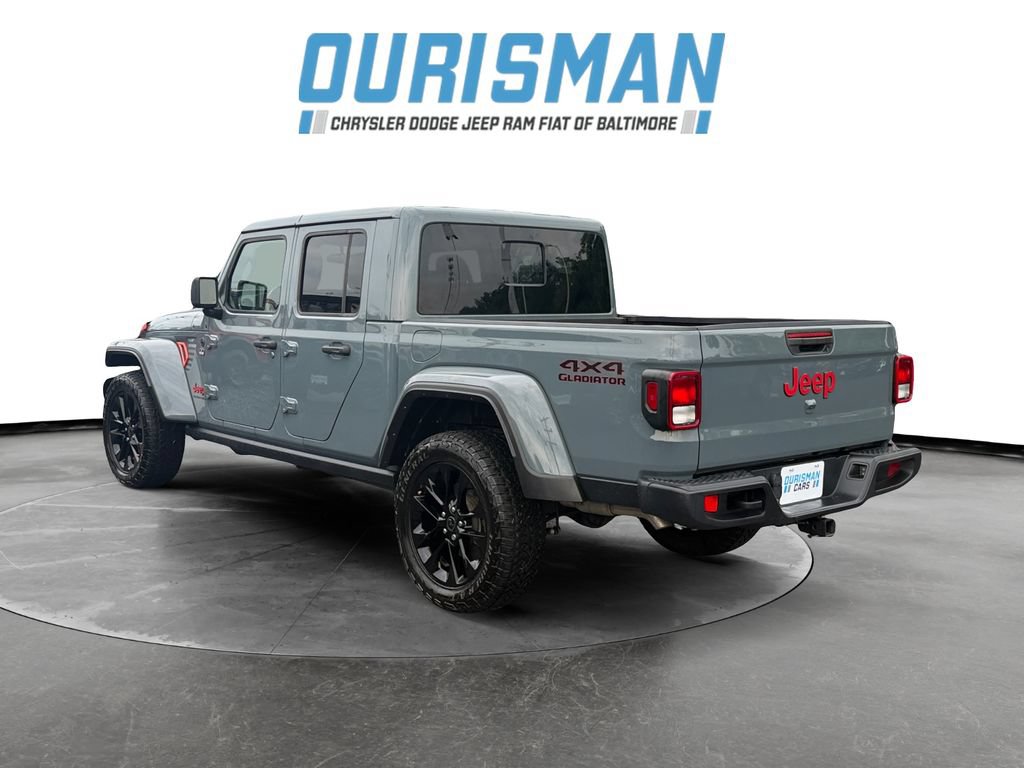 Used 2025 Jeep Gladiator Sport AWD/4WD image 4