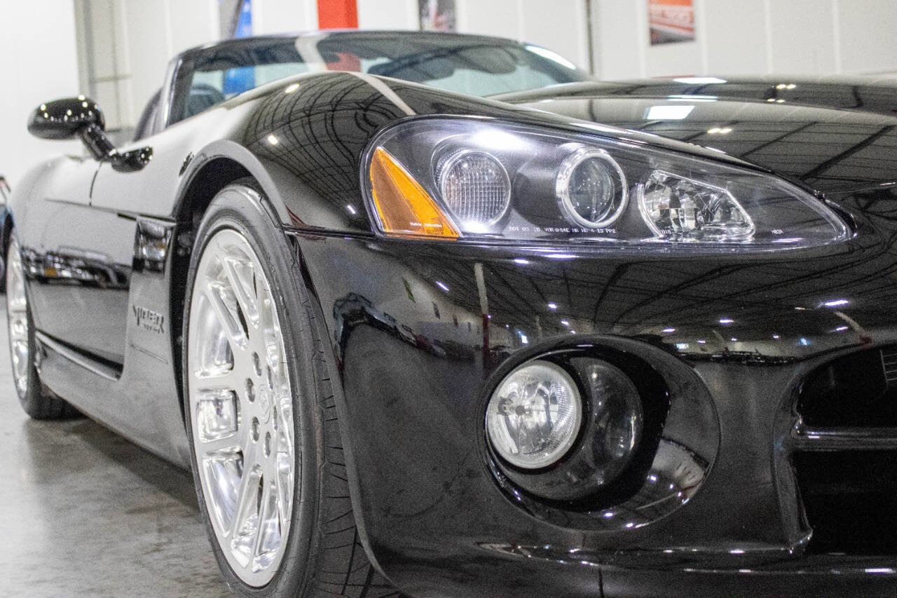 Used 2003 Dodge Viper SRT-10 image 36