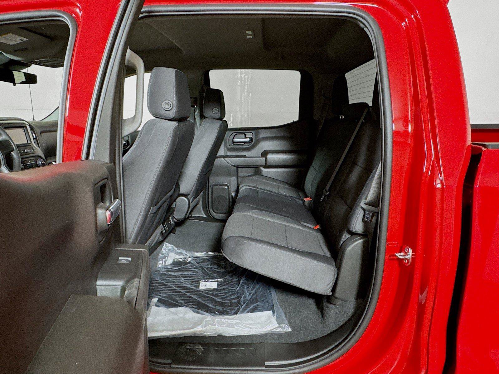 New 2026 Chevrolet Silverado 1500 Custom Trail Boss w/ LPO, Dark Essentials Package AWD/4WD image 13