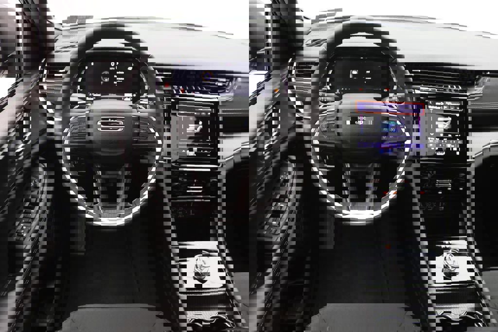 Used 2025 Jeep Grand Cherokee L Laredo image 12