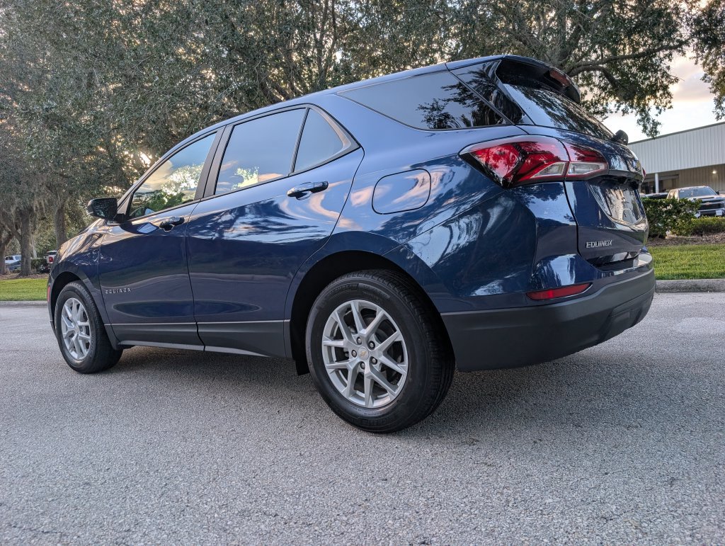 Used 2023 Chevrolet Equinox LS w/ LS Convenience Package FWD image 6