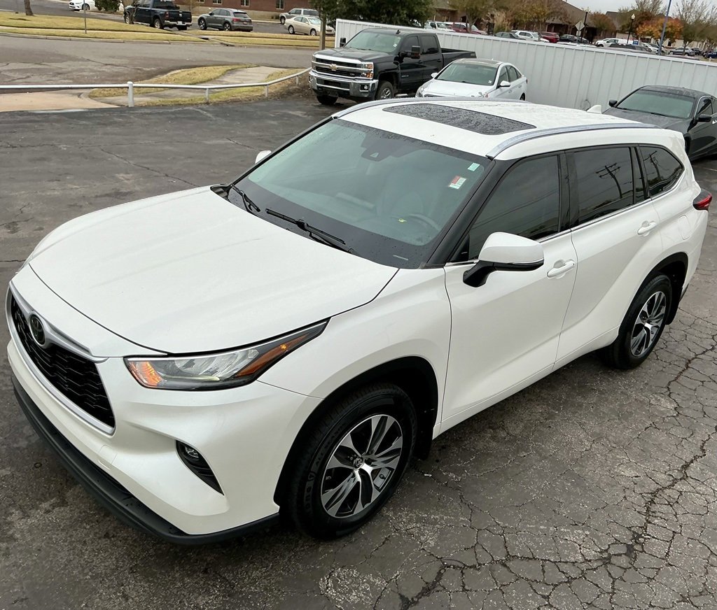 Used 2020 Toyota Highlander XLE image 5