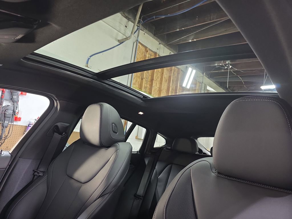 Used 2025 BMW X4 xDrive30i AWD/4WD image 31